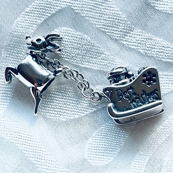 🎅 NWOT Santa Sleigh & Reindeer  Charm – Christmas 🦌 - Picture 14 of 15